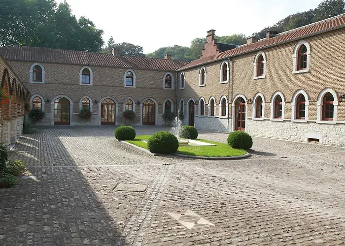 Hotel - Ferme Du Chateau D\'Ahin
